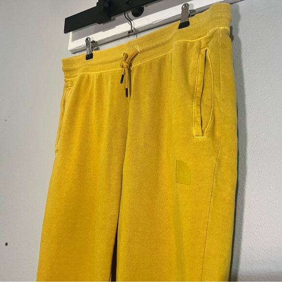 The North Face Women’s Jogger Mustard Yellow Gold Pockets Size Medium - Picture 1 of 6